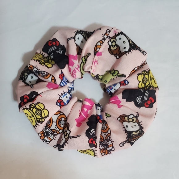 LAST ONE! HKW scrunchie - Picture 4 of 4